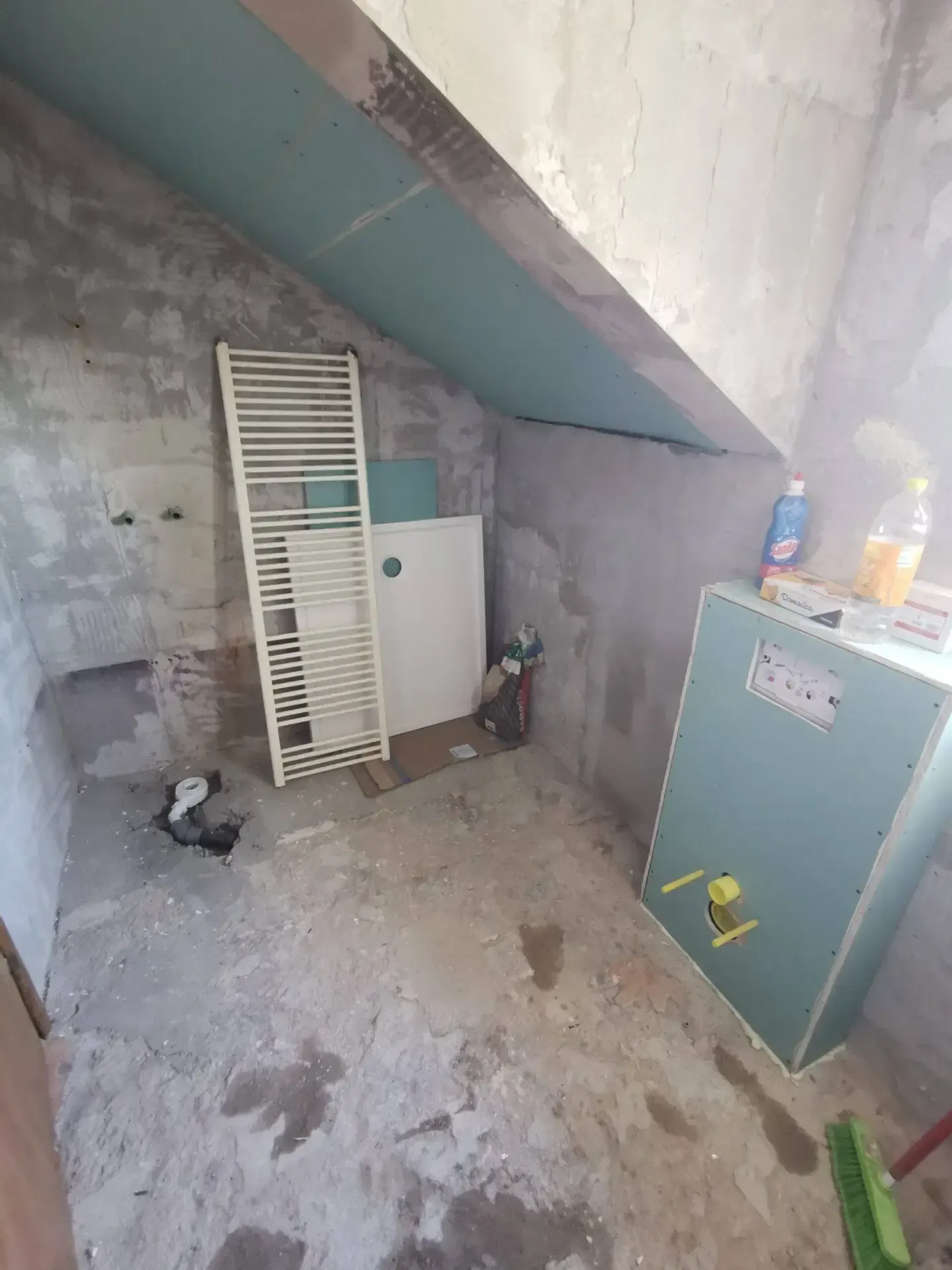 Detaljna obrada kupaonice — fugiranje i završni radovi