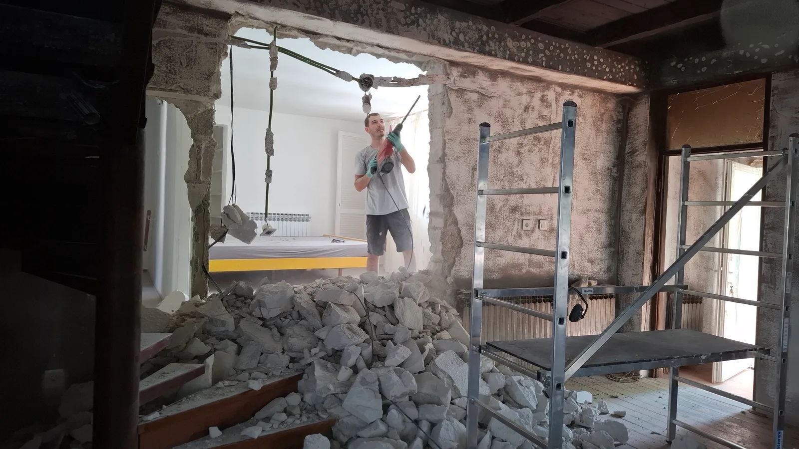 Adaptacija stana u Zagrebu – rušenje zida i probijanje otvora tijekom kompletne renovacije · Vitus Gradnja