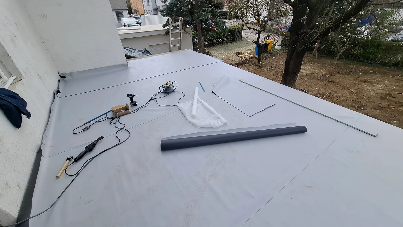 Toplo varenje spojeva PVC membrane na ravnom krovu · Vitus Gradnja